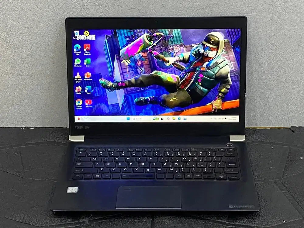 laptop TOSHIBA dynabook U67/J/prosesor: intel(R)Core(TM)i5-7200U