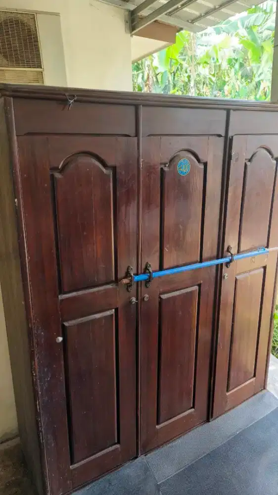 Lemari Kayu Jati