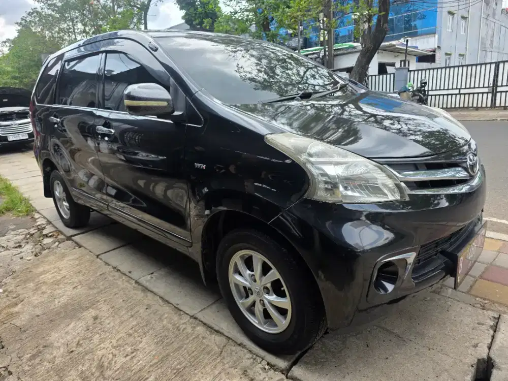 AVANZA G AT MATIC 2012