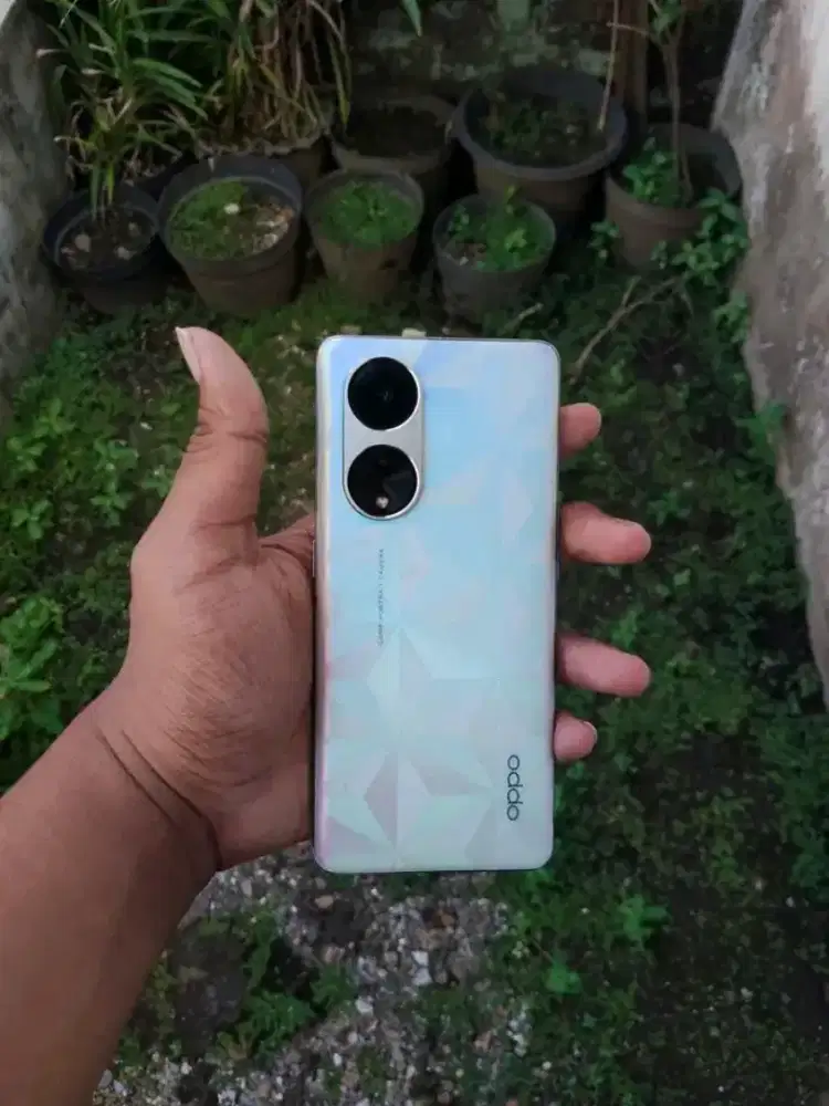 Oppo Reno 8T 5G (Bukan 4G) Layar Lengkung