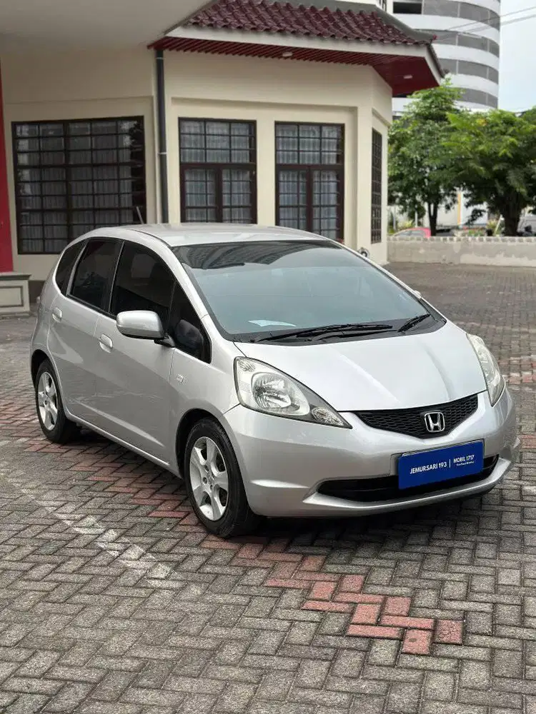 HONDA 2010 JAZZ S 1.5 AT SILVER 
JL.RAYA JEMURSARI MOBIL 1717