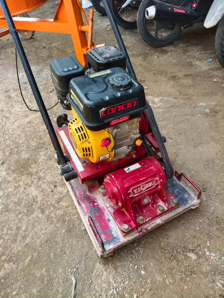 Jual Pemadat Stamper Kodok Tiger Mesin Loncin 5.5hp Kondisi Mulus