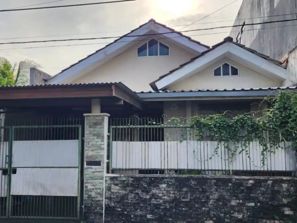 Dijual Rumah di Kawasan Graha Raya Dekat BSD dan Alam Sutera