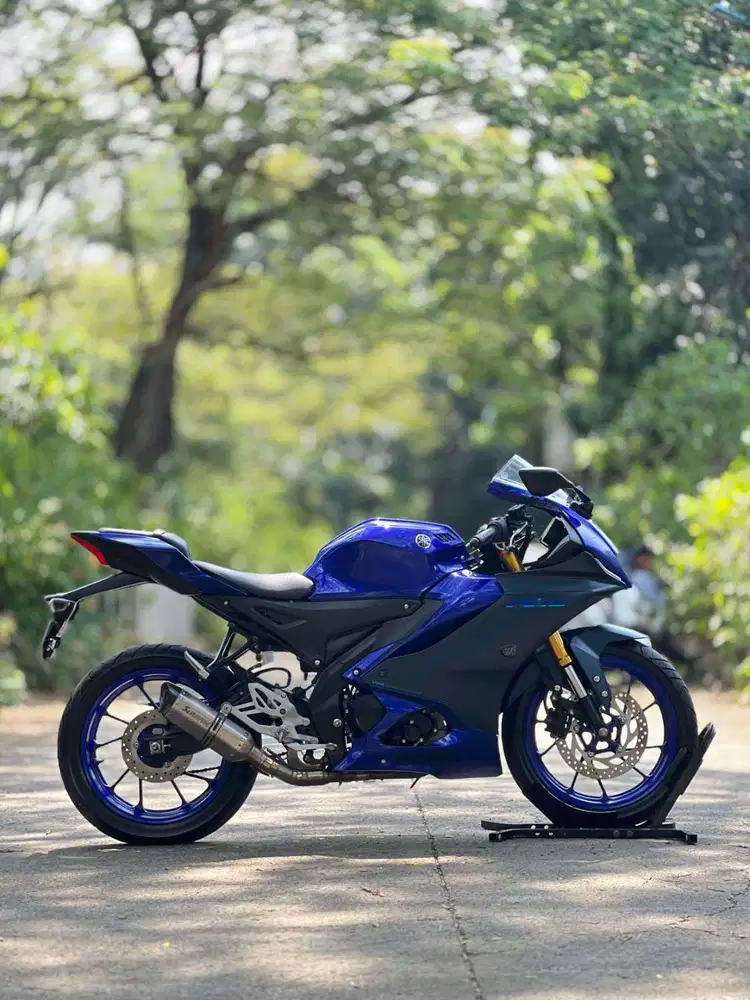YAMAHA YZF R15 V4 BIRU 2023 KM 4K PAJAK PANJANG LIKE NEW