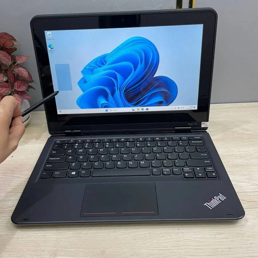 Laptop Lenovo Thinkpad Yoga 11e Core i5 -8200Y RAM DDR3 8GB N-ETM