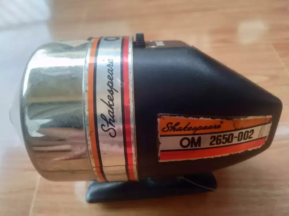 Reel pancing vintage Shakespeare Omni OM 2650-002 made in Hongkong
