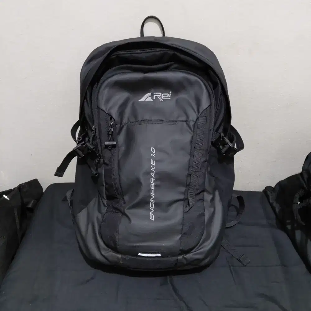 Tas Arei 30L ENGINEBRAKE 1.0 Bag Backpack Laptop Ransel Original Black