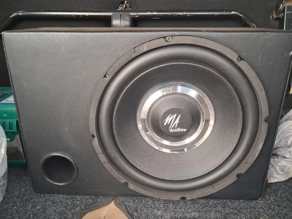 Sub+ampli merk M A