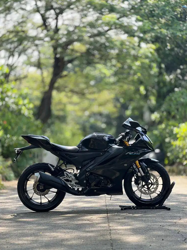 YAMAHA YZF R15 V4 HITAM 2022 KM LOW PAJAK PANJANG NO MINUS