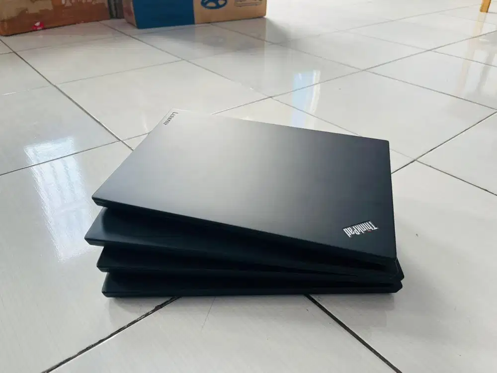 Laptop Lenovo Thinkpad i7 Ram 8gb ssd 256gb garansi 6bln