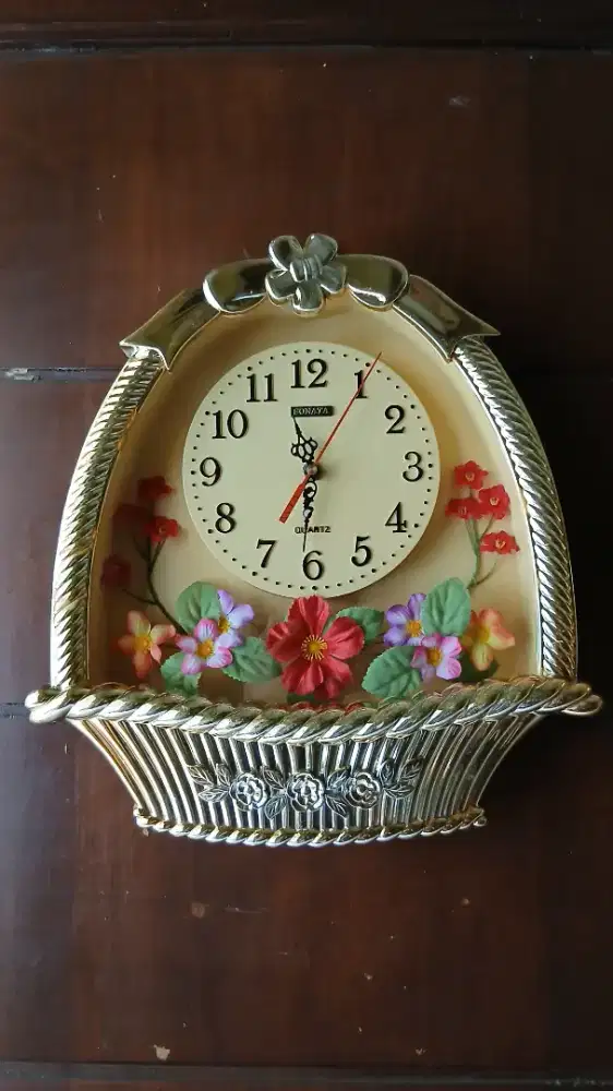 Jam dinding klasik