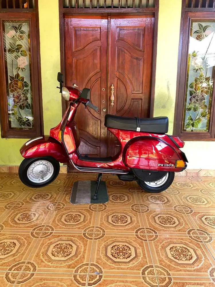 Vespa exclusive 1 tahun 1985 asli merah