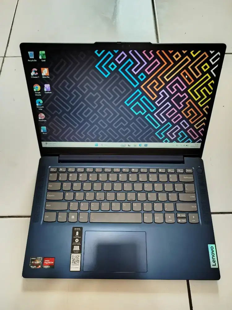 Laptop Lenovo Ideapad Slim 3 Ryzen 3 7320U 8/512