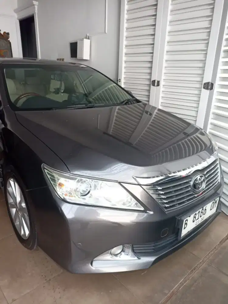 Toyota Camry 2.5 V AT Silver Stone
