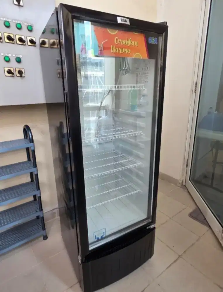Preloved Showcase Cooler / Display Fridge 222L