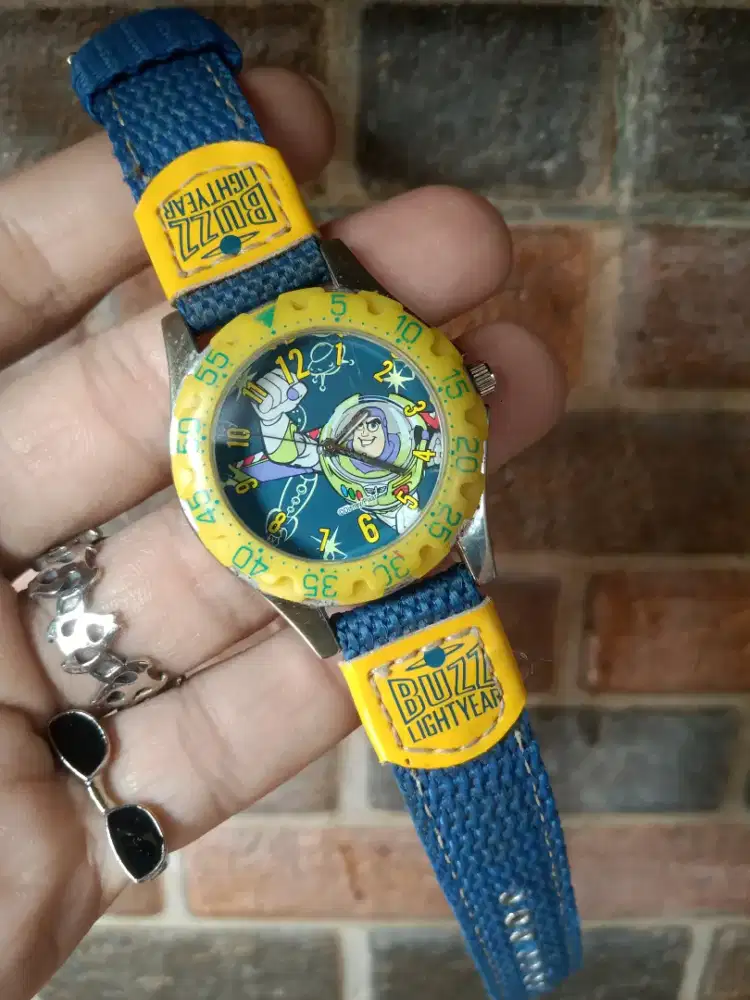 jam tangan disney pixar  toy story