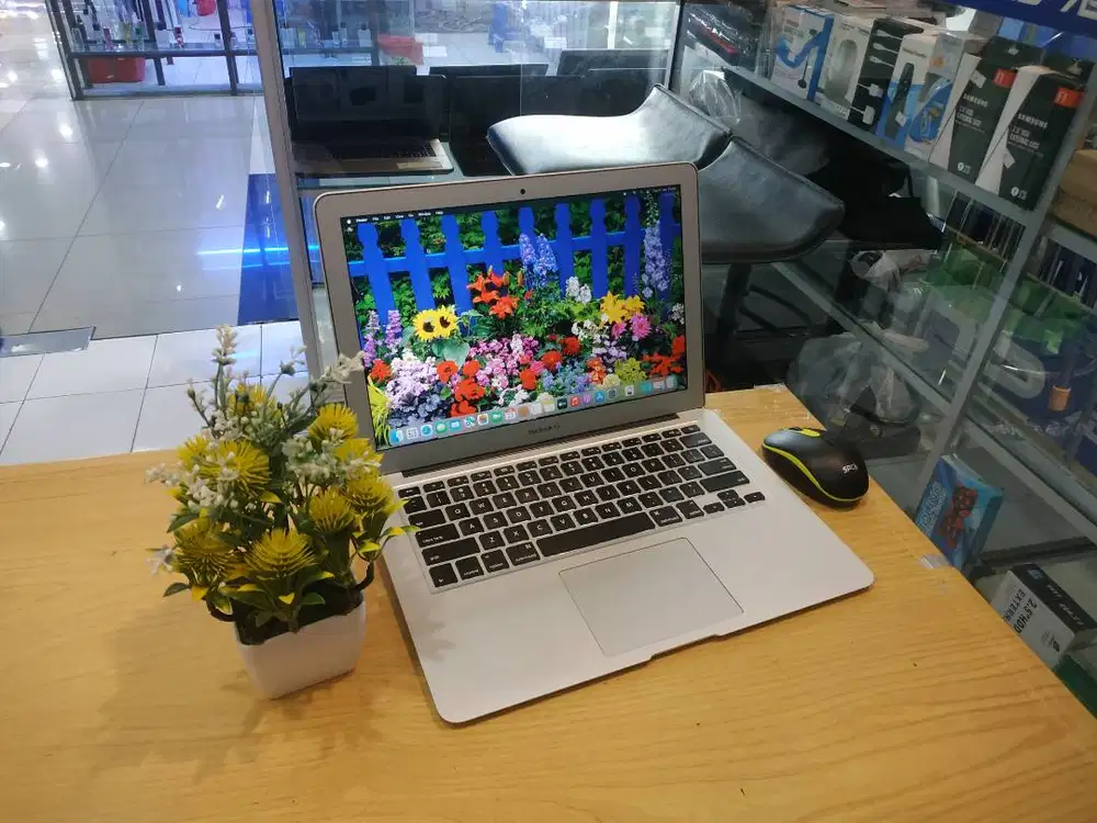 MACBOOK AIR 2017 DIJUAL CORE i5 RAM 8GB SSD 128GB