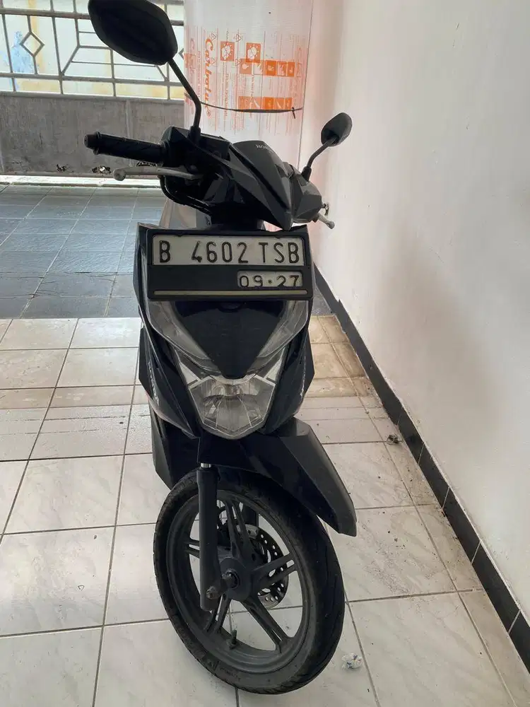 Dijual Honda Beat Motor warna Hitam tahun 2017, Kondisi 90%.