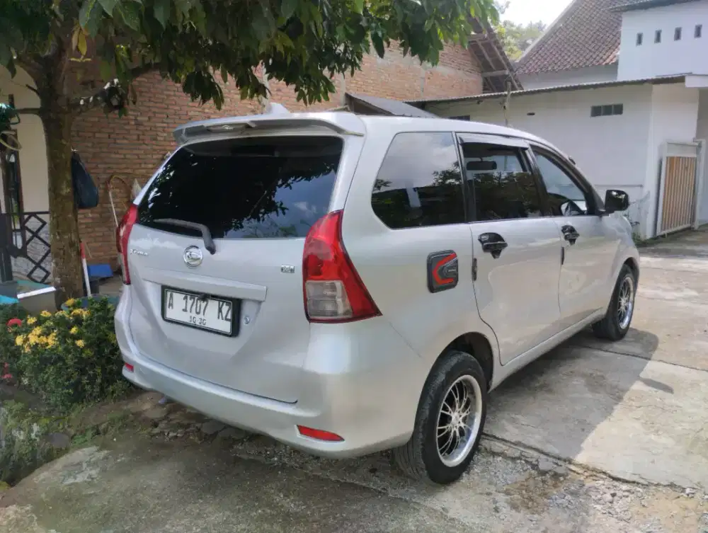 Xenia m 1000 cc