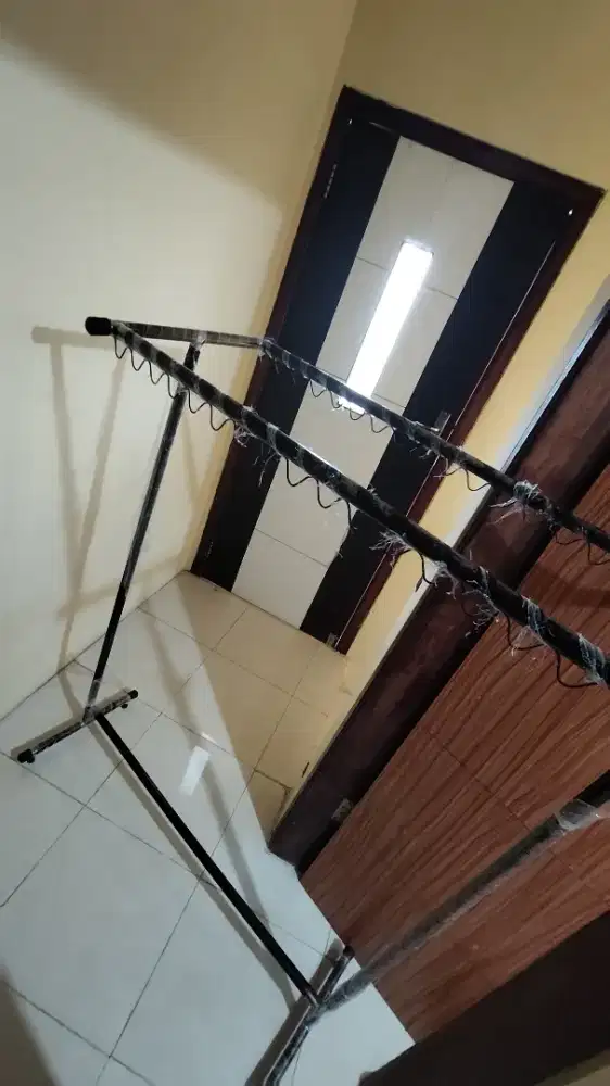 Jemuran Baju Second
