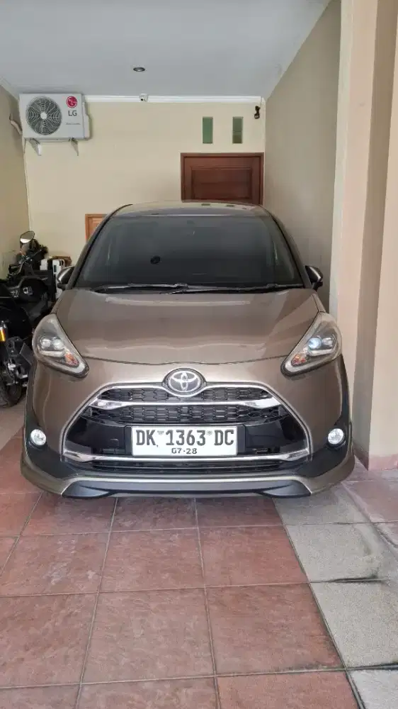Toyota Sienta 1.5 Q 2016