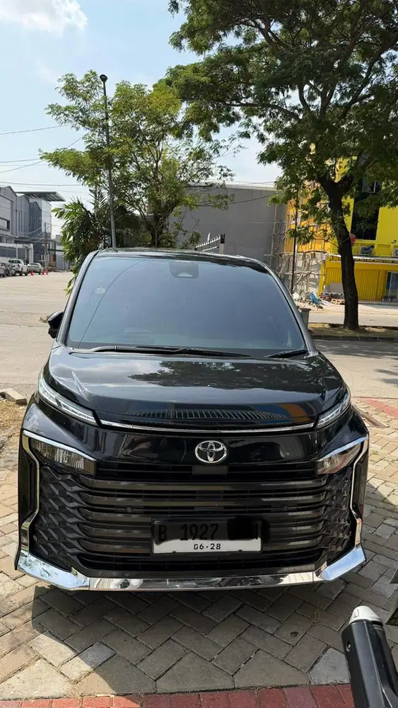 Toyota Voxy 2022 Bensin