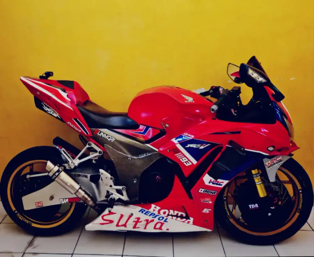 CBR 150 modif moge look. Murah aja
