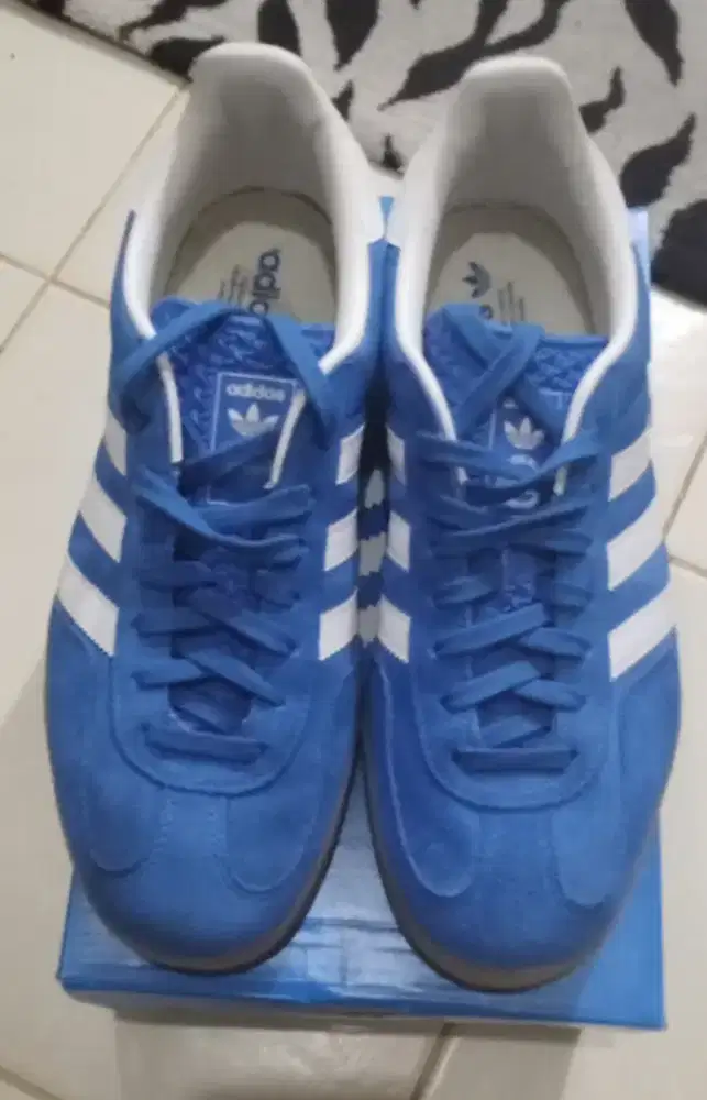 Adidas gazelle size 44
