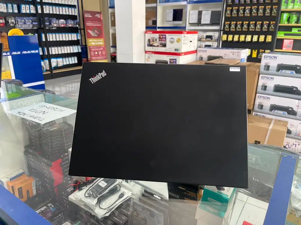 Laptop Lenovo Thinkpad Yoga i7 gen8 Ram 16gb ssd 512gb flip Touch
