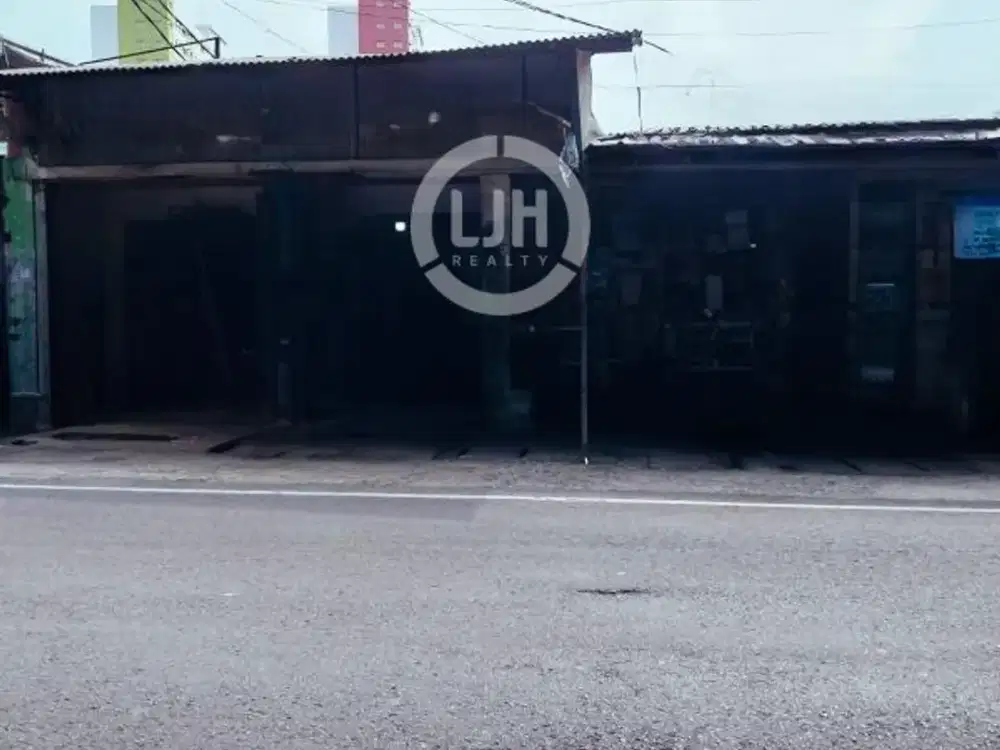 Ruko Dekat Jalan Raya di Penggilingan, Jakarta Timur