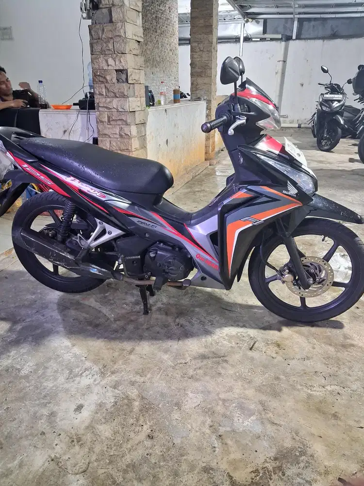 Honda Blade 125 tahun 2014