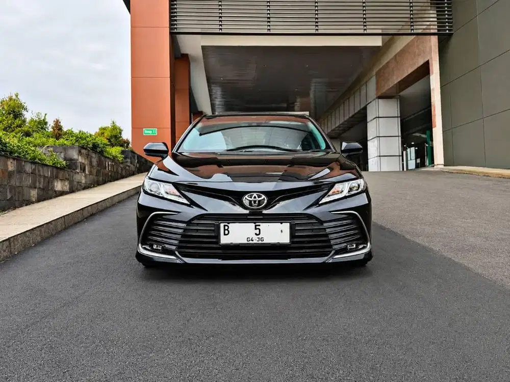 Toyota Camry V 2.5 AT 2024 Low KM