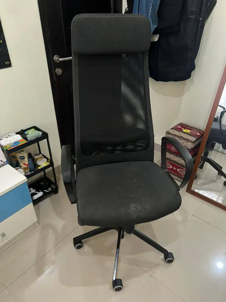 Kursi Kerja Hitam