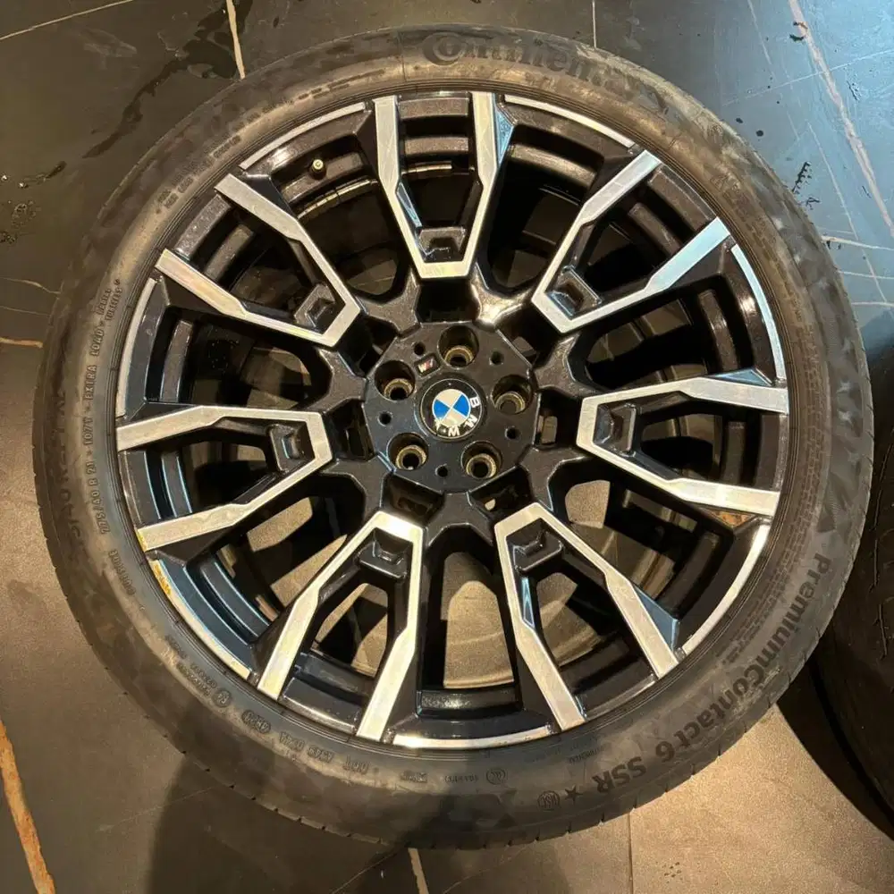 DIJUAL VELG ORIGINAL BMW X5 R21 + BAN — KONDISI MULUS