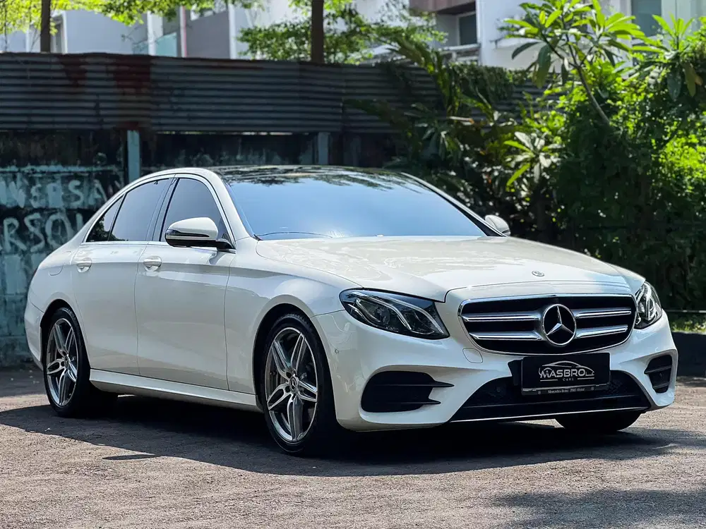 Mercedes Benz E300 AMG 2018 24rb Miles Very pristine condition