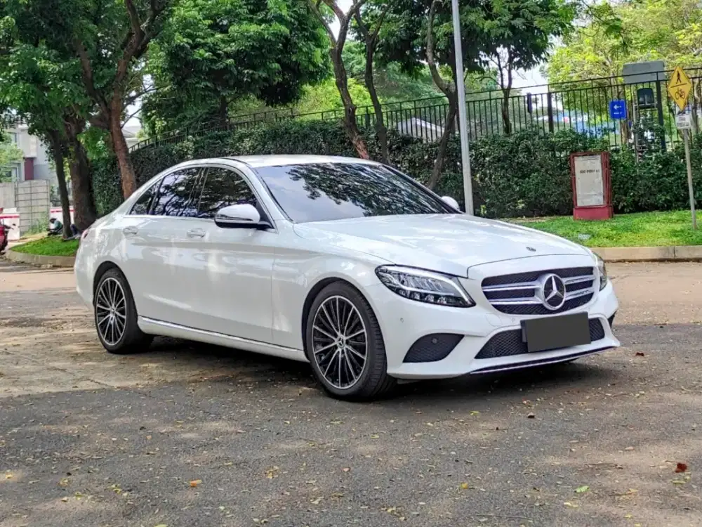 Mercedes-Benz C200 EQ BOOST 1.5 AT 2019