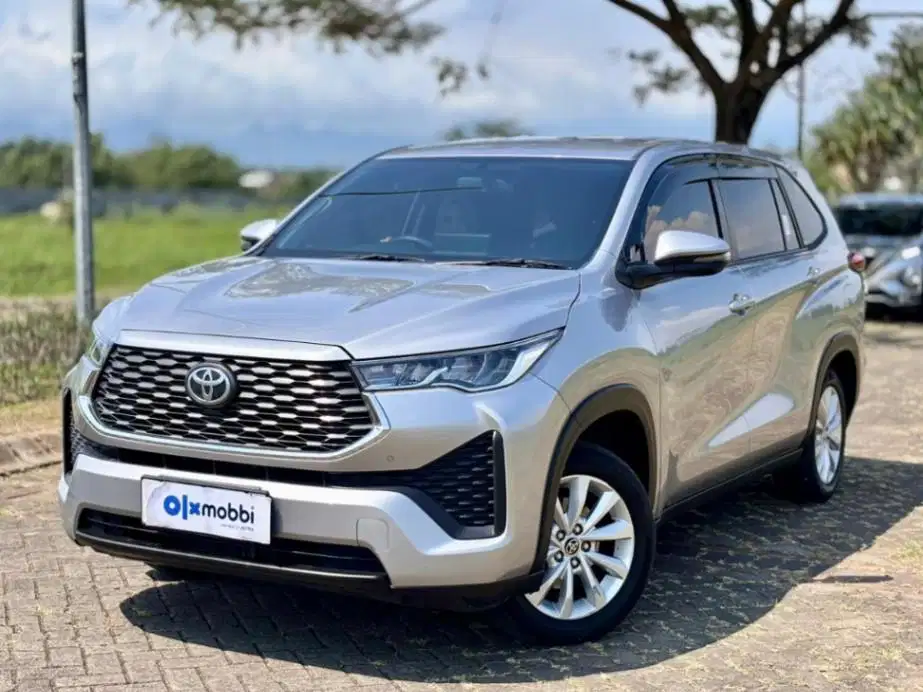 Toyota Kijang Innova 2.0 Zenix V CVT Bensin OTOMATIS 2023 LBAY