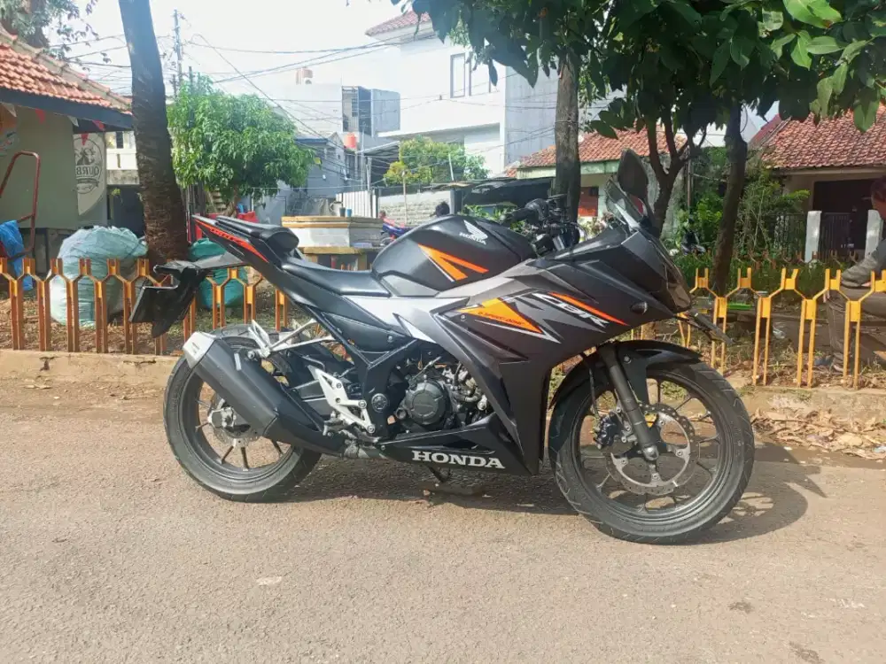 honda CBR 150R like new 2019 cbr