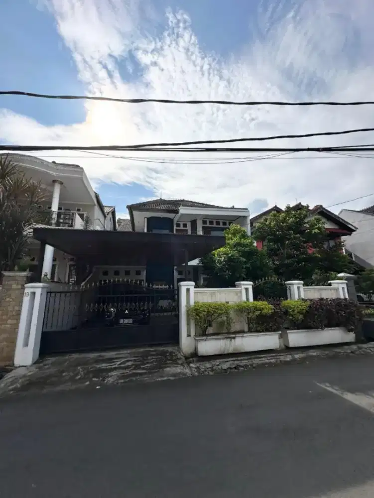 Dijual Cepat Rumah 2 Lantai Siap Huni di Bukit Permai Cibubur