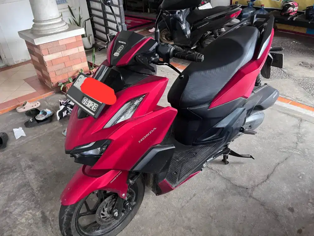 vario 2023 merah maroon