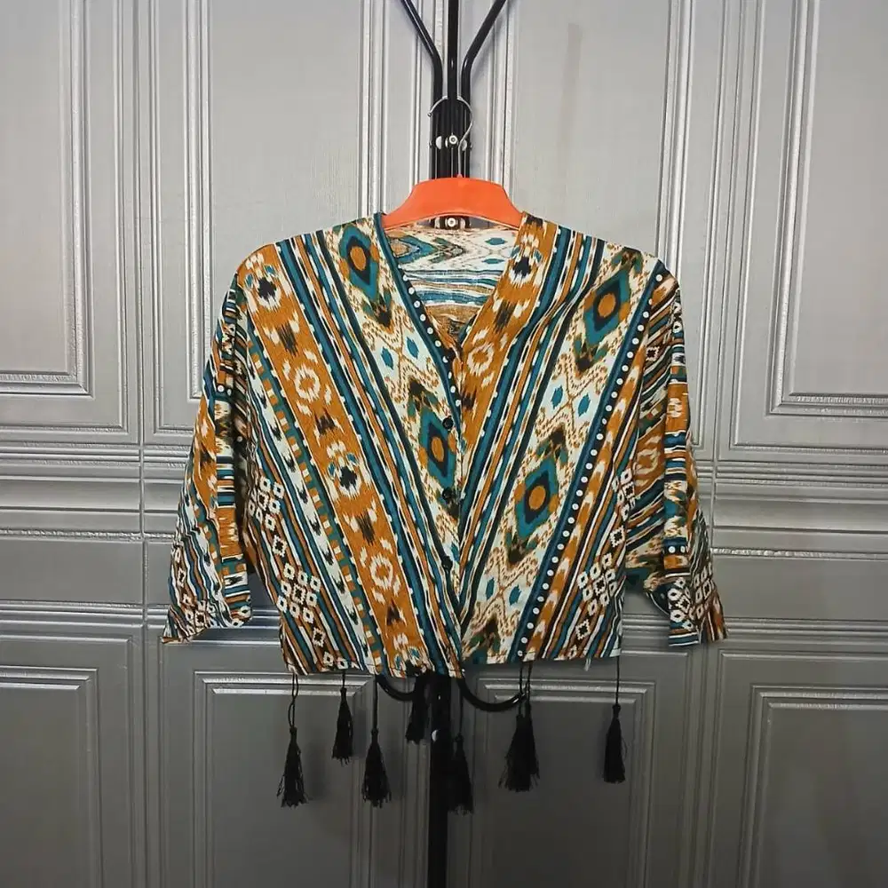 Outer wanita motif batik