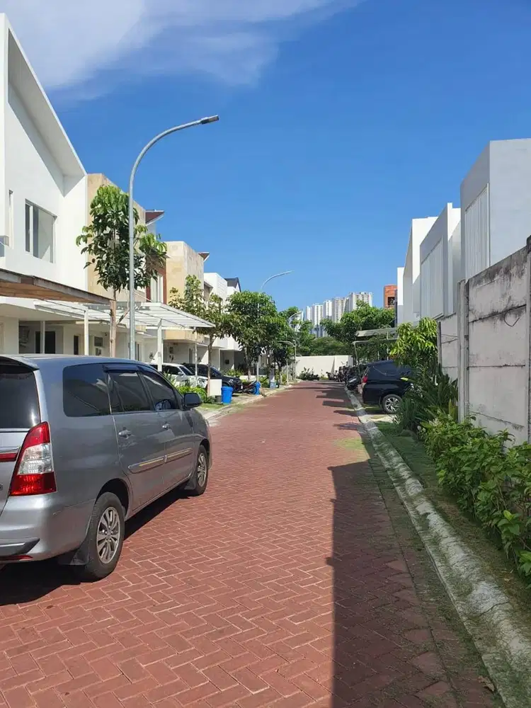 Dijual Rumah perum Oasia Dian Istana Surabaya