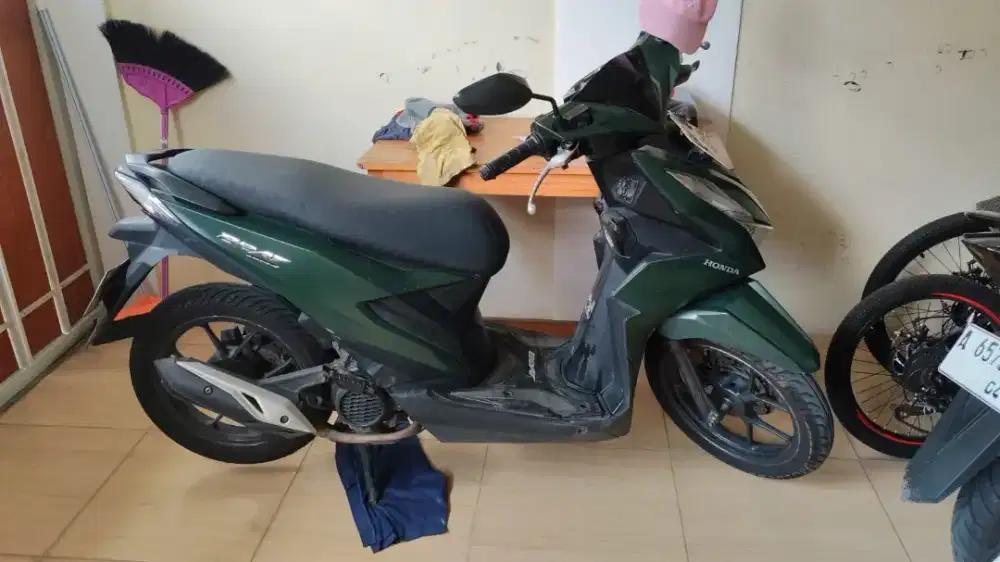 Motor beet warna hijau