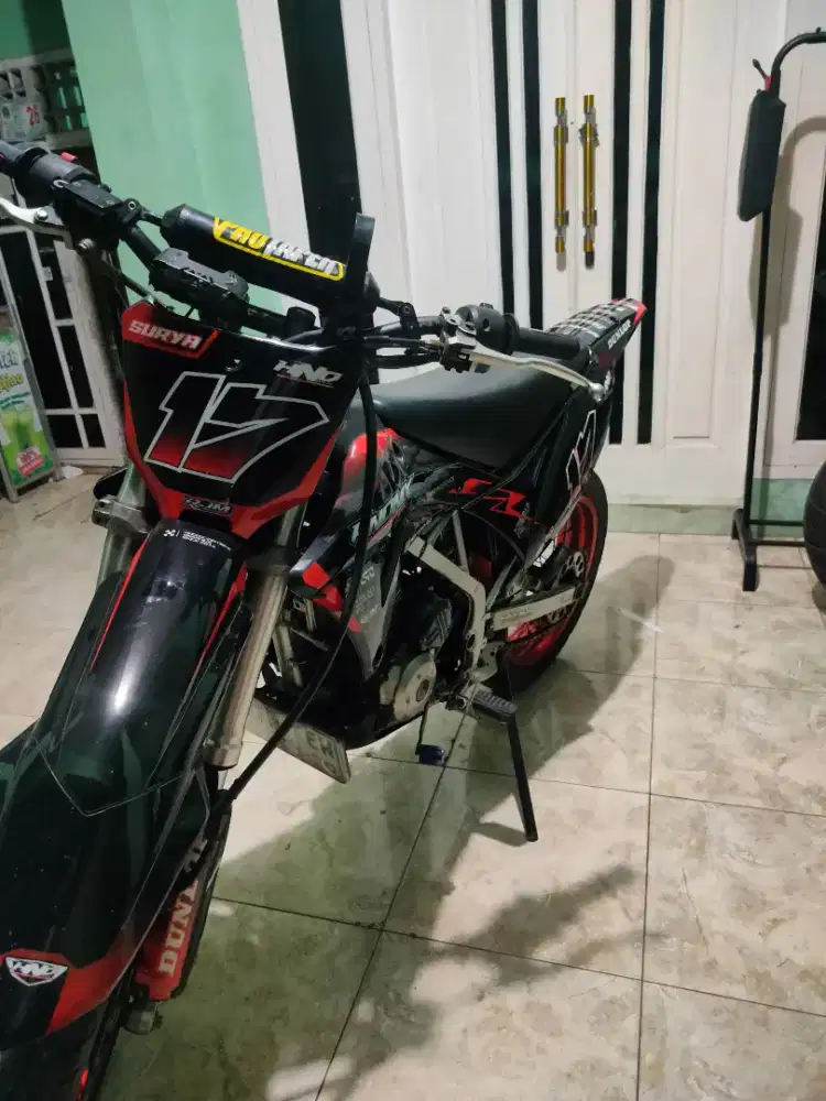 Body gordon+decal tebal baru 2 bln no minus