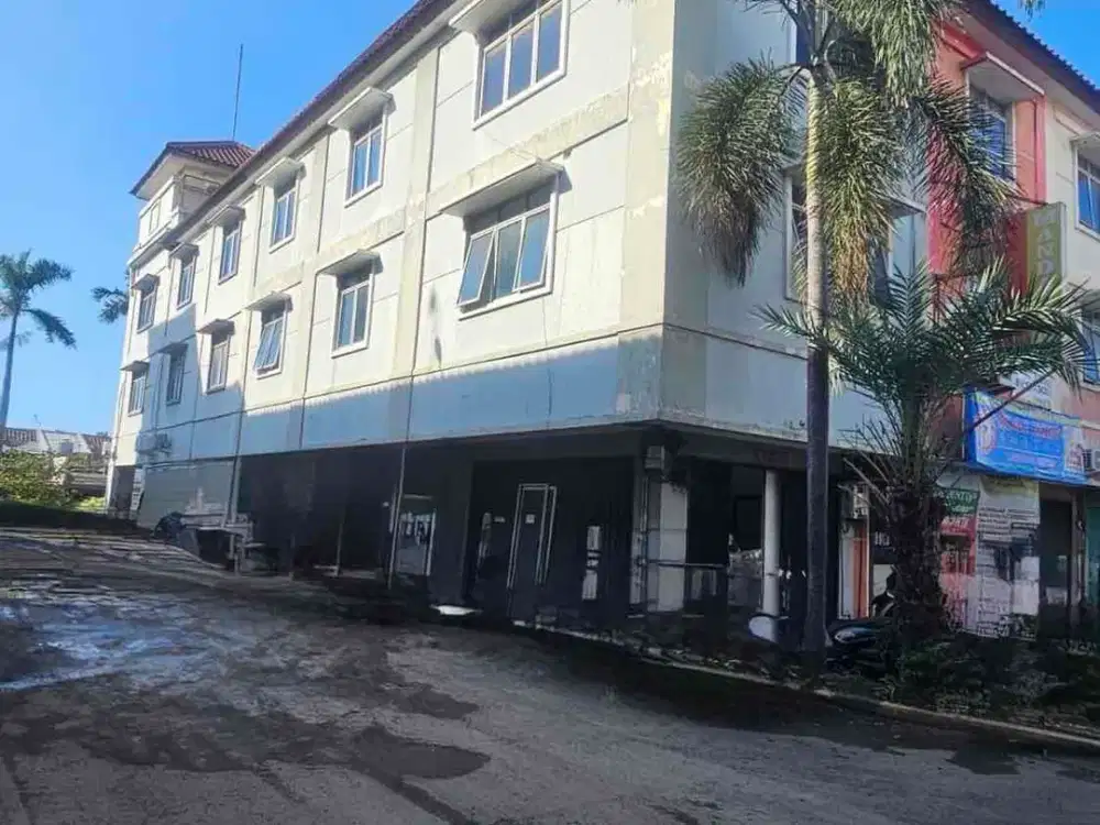 Ruko Hoek Dijual Murah Lokasi Strategis Kalideres