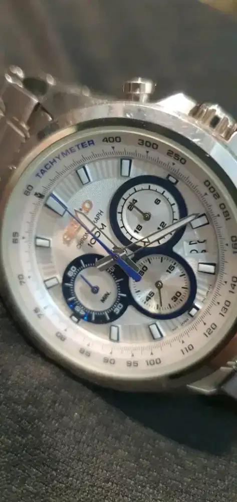 Jam tangan Seiko chronograph automatic