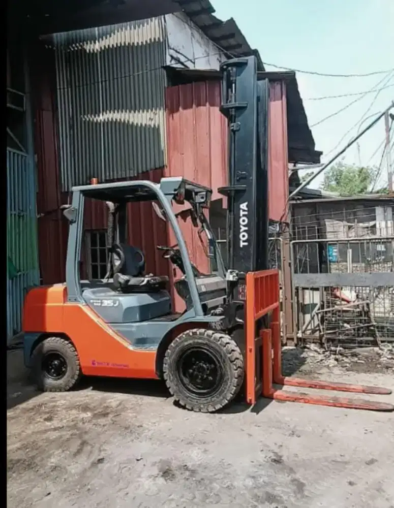 Forklift Toyota 3,5 Ton,Matic,Tiang 5 Meter,Mesin 2Z,8FDJ35,Tahun 2019