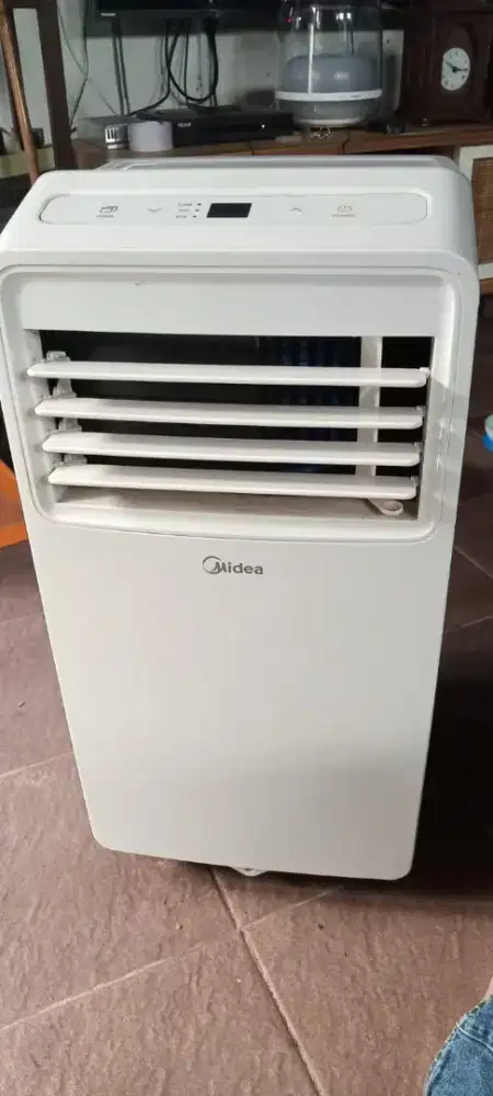 AC portabel Midea