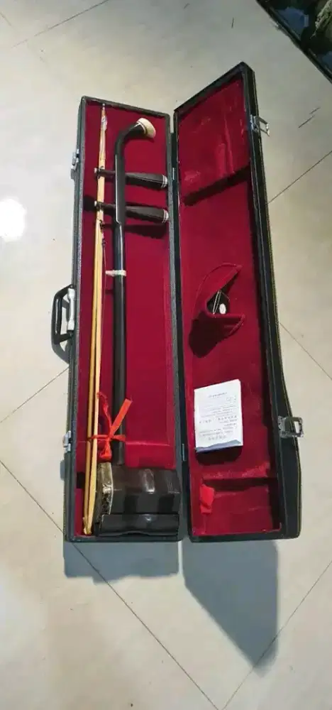 Alat musik tradisional erhu +kotak cina
