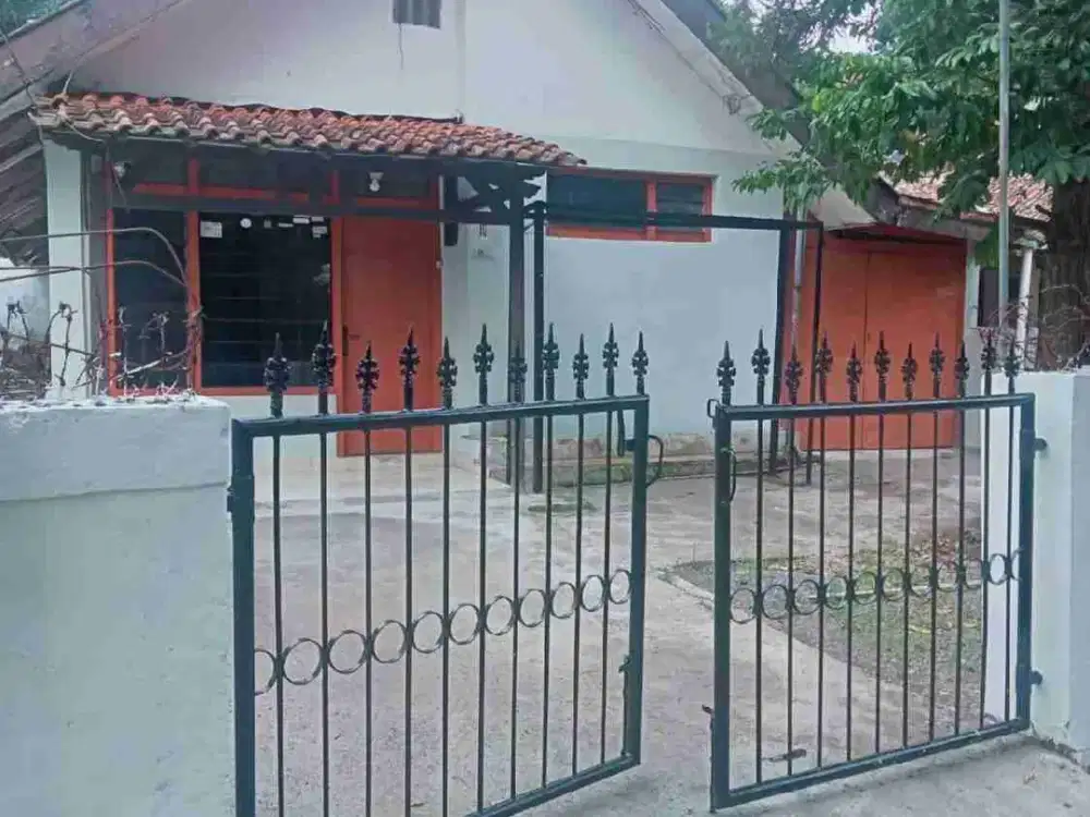 Rumah Lama Terawat dekat Kampus ITB dan Baltos